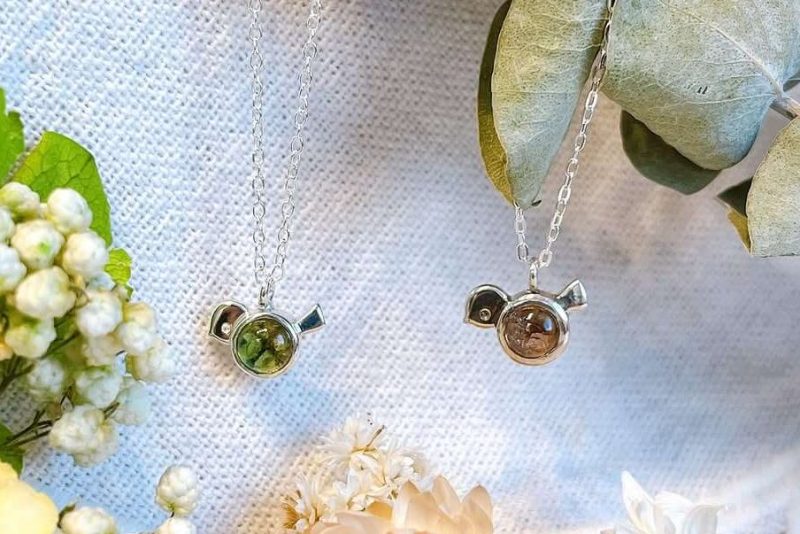 「泣いた分だけ、かわいい味方が増えていく」ナミダのひよこトルマリンネックレス